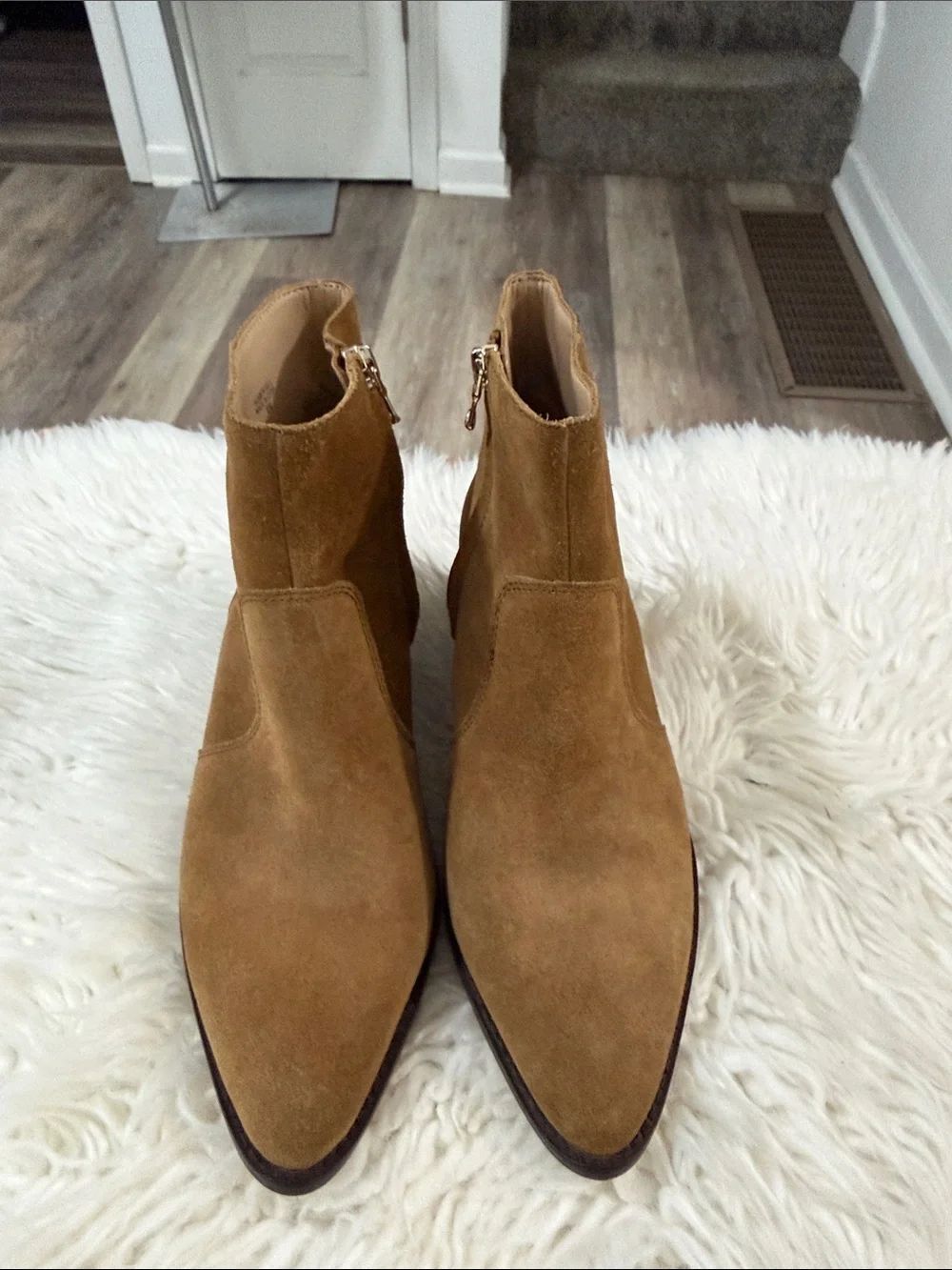 Ann Taylor Camel Suede Pointed Ankle Booties Size 8